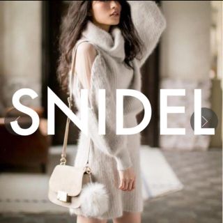 スナイデル(SNIDEL)の【新品】SNIDEL ショルダーチュールニットワンピース【アンゴラ シースルー】(ミニワンピース)