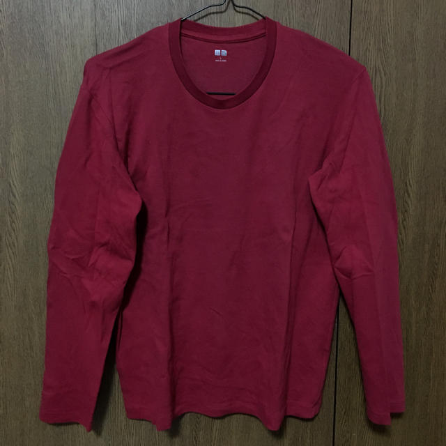UNIQLO(ユニクロ)のユニクロ 長袖 Tシャツ メンズ 赤 メンズのトップス(Tシャツ/カットソー(七分/長袖))の商品写真