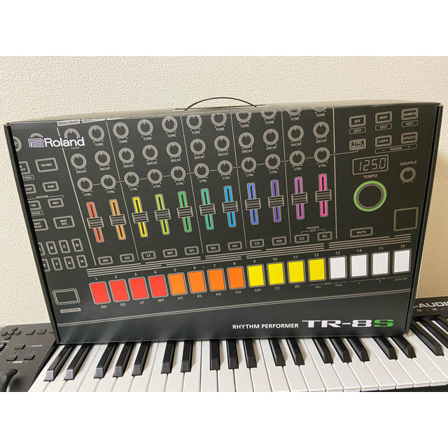 Roland TR-8S 箱付き