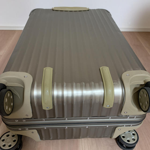 RIMOWA TOPAS TITANIUM