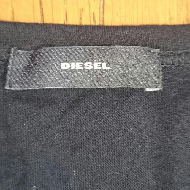 DIESEL(ディーゼル)のDIESEL/ディーゼル ALL YOU NEED IS MOREロゴプリント レディースのトップス(Tシャツ(半袖/袖なし))の商品写真