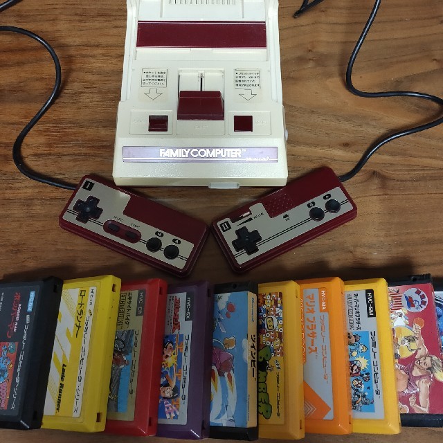 ゲームソフト/ゲーム機本体ファミコン本体　ソフト10本セット