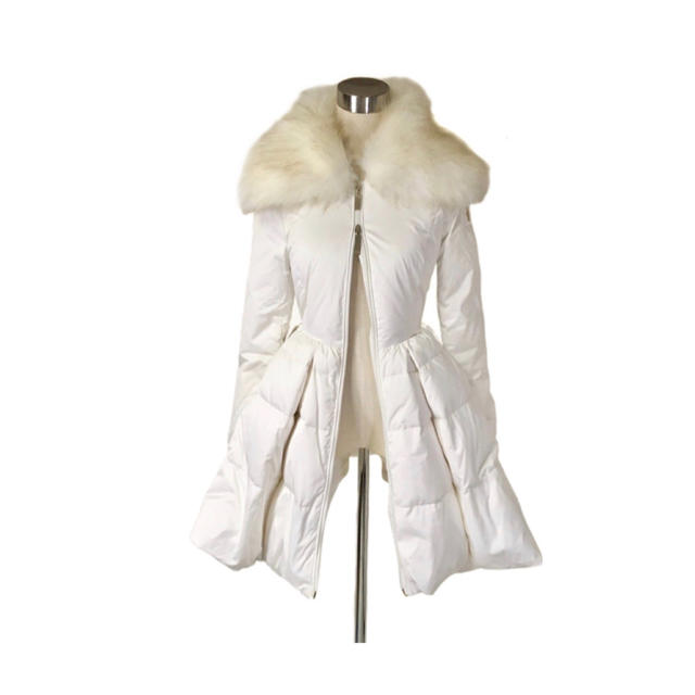 イタリア購入 雪の結晶 ボリュームフレアが劇的に可愛いダウンジャケット