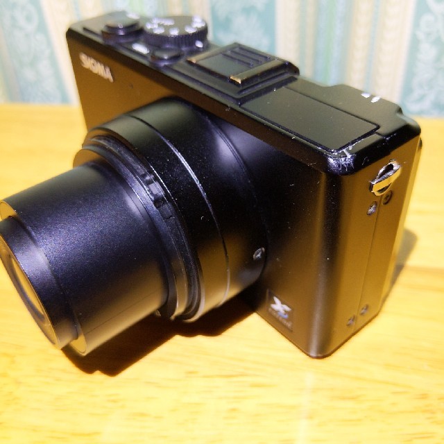 SIGMA(シグマ)の訳有特価　SIGMA　DP2X スマホ/家電/カメラのカメラ(コンパクトデジタルカメラ)の商品写真