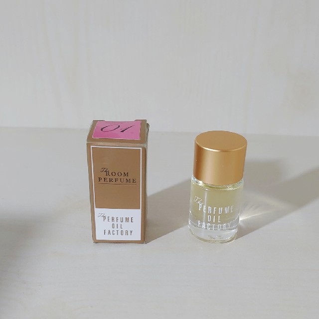 まぁ様 専用パフュームオイルファクトリー THE ROOM PERFUME 01 コスメ/美容の香水(香水(女性用))の商品写真