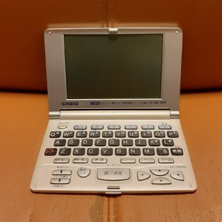 カシオ(CASIO)の電子辞書　CASIO　XD-R8100 カシオ(電子ブックリーダー)