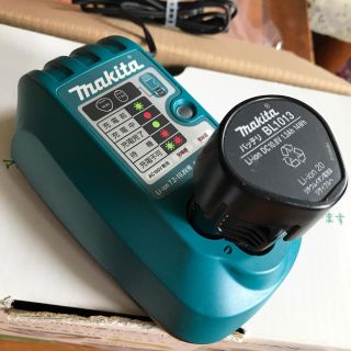 マキタ(Makita)の充電器(バッテリー/充電器)