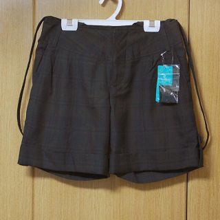 アースミュージックアンドエコロジー(earth music & ecology)の【送込】サスペンダー付 タータンチェック ショートパンツ 新品(ショートパンツ)