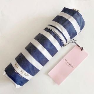 ケイトスペードニューヨーク(kate spade new york)のケイトスペード折りたたみ雨傘　ネービー(傘)