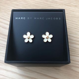 MARC BY MARC JACOBS - MARC BY MARC JACOBS フラワーピアスの MARC BY MARC JACOBS - MARC BY MARC JACOBS フラワーピアスの