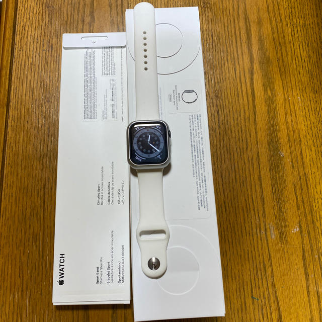 Apple Watch - Apple Watch series5 替えベルト付きの通販 by ことり｜アップルウォッチならラクマ 爆買いお得