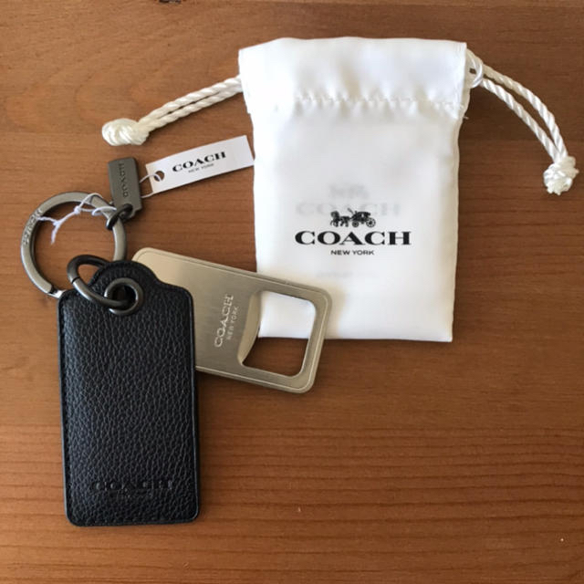 COACH(コーチ)の【COACH】レザー ボトル オープナー 栓抜き 巾着付き メンズのファッション小物(キーホルダー)の商品写真