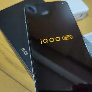 アンドロイド(ANDROID)のiQOO Z1 SIMフリー(スマートフォン本体)