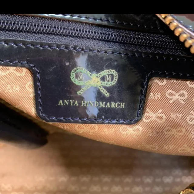 ANYA HINDMARCH(アニヤハインドマーチ)のクマ様専用　ANYA HINDMARCH カーカー　美品 レディースのバッグ(ハンドバッグ)の商品写真