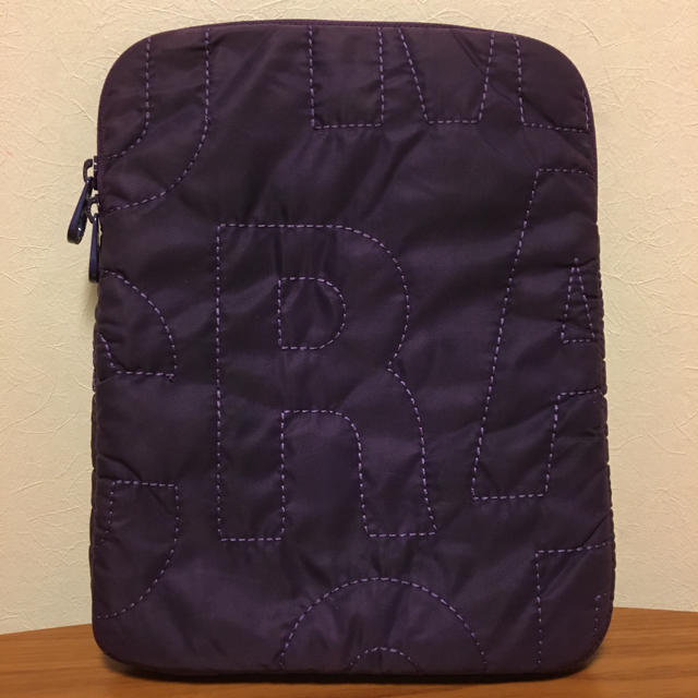 MARC BY MARC JACOBS(マークバイマークジェイコブス)のMARC BY MARC  JACOBS iPad タブレットケース スマホ/家電/カメラのスマホアクセサリー(iPadケース)の商品写真