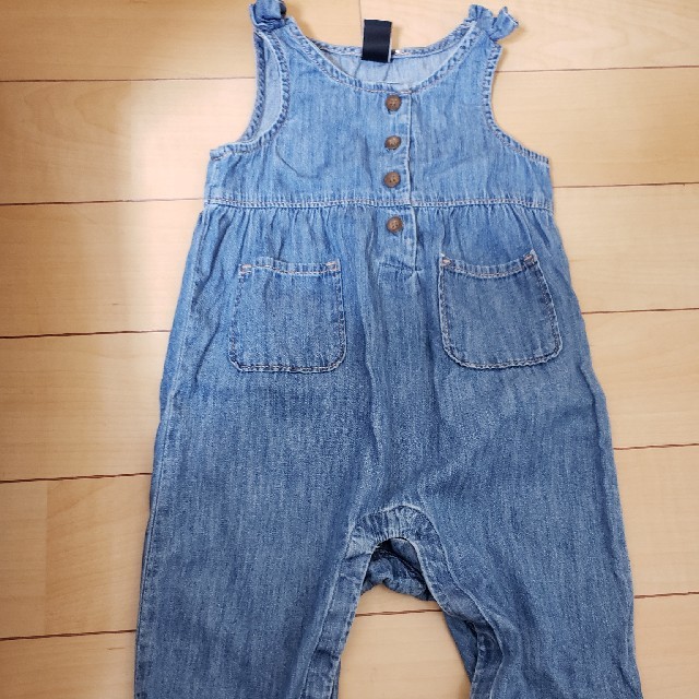 GAP(ギャップ)のGAP　オーバーオール ロンパース デニム キッズ/ベビー/マタニティのベビー服(~85cm)(ロンパース)の商品写真