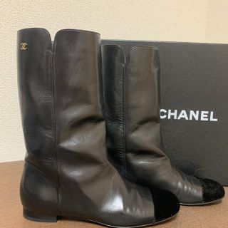 シャネル(CHANEL)のシャネルフラットブーツ　36 1/2(ブーツ)