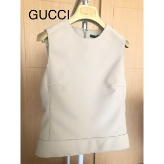 グッチ(Gucci)のグッチ　GUCCI トップス　ノースリーブ　厚手生地　38 ベージュ(カットソー(半袖/袖なし))