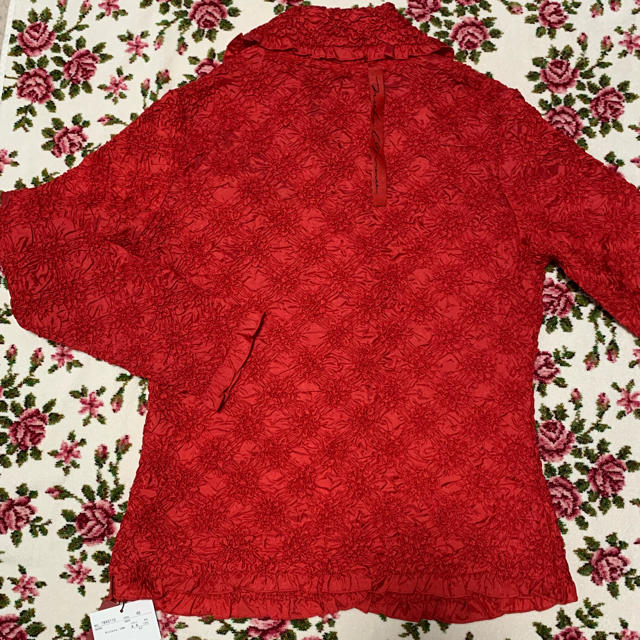 ノコオーノ、新品　鮮やかな赤のジャケット レディースのジャケット/アウター(テーラードジャケット)の商品写真
