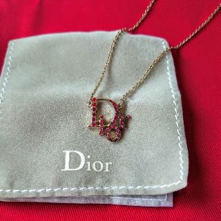 ディオール(Dior)の新品未使用Diorディオールペンダントネックレスピンクレッドストーン(ネックレス)