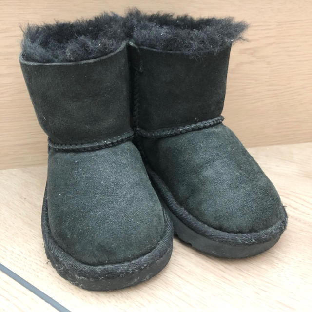 UGG(アグ)のUGG ムートンブーツ　13.5 キッズ/ベビー/マタニティのベビー靴/シューズ(~14cm)(ブーツ)の商品写真