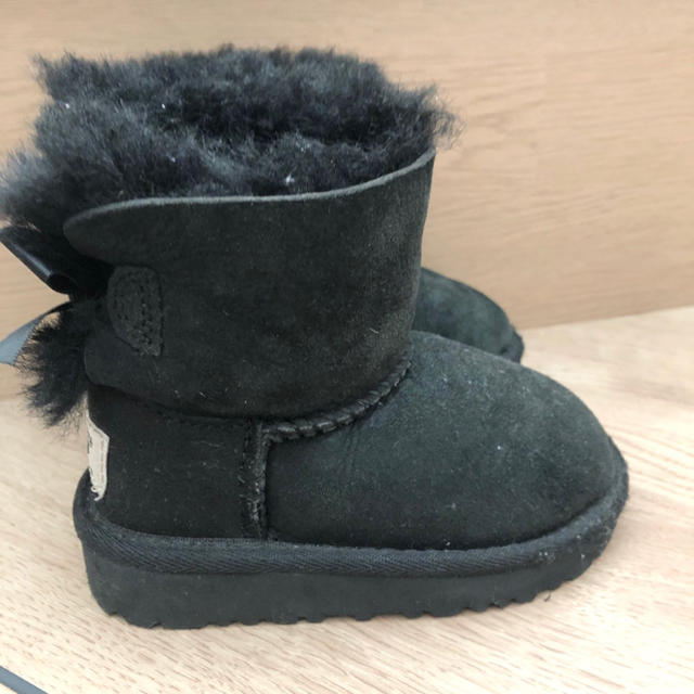 UGG(アグ)のUGG ムートンブーツ　13.5 キッズ/ベビー/マタニティのベビー靴/シューズ(~14cm)(ブーツ)の商品写真