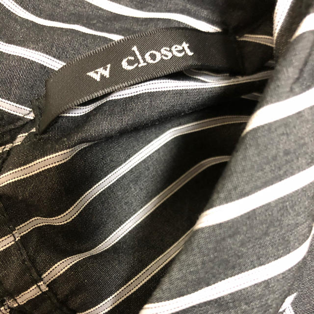 w closet(ダブルクローゼット)のストライプ柄ブラウス トップス　黒系 レディースのトップス(シャツ/ブラウス(長袖/七分))の商品写真