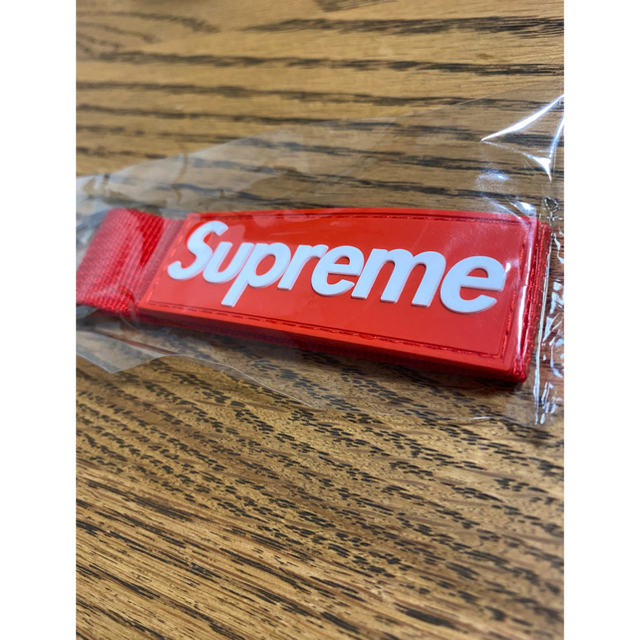 Supreme(シュプリーム)の20fw 新品 赤 supreme webbing keychain メンズのファッション小物(キーホルダー)の商品写真