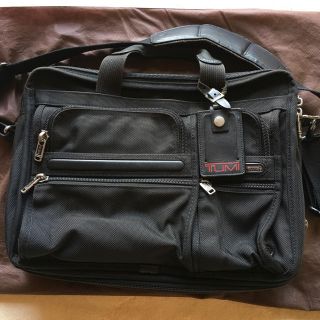 トゥミ(TUMI)のTUMI  26141D4  【中古】(ビジネスバッグ)