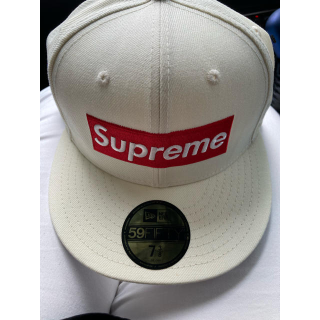 supreme World Famous Box Logo New Era 白キャップ