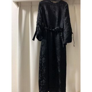 コムデギャルソン(COMME des GARCONS)の【お値下げ不可】noir kei ninomiya 花柄サテンワンピース(ロングワンピース/マキシワンピース)