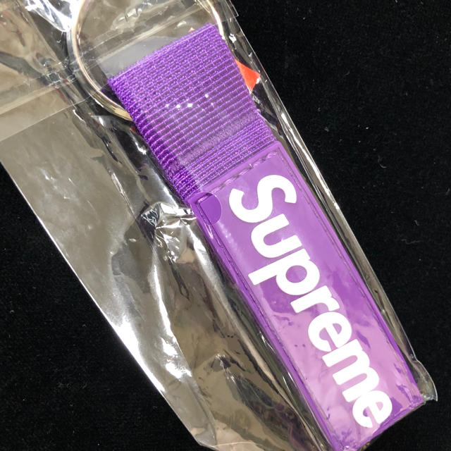 Supreme(シュプリーム)のSupreme Webbing Keychain 20aw Purple 紫 メンズのファッション小物(キーホルダー)の商品写真