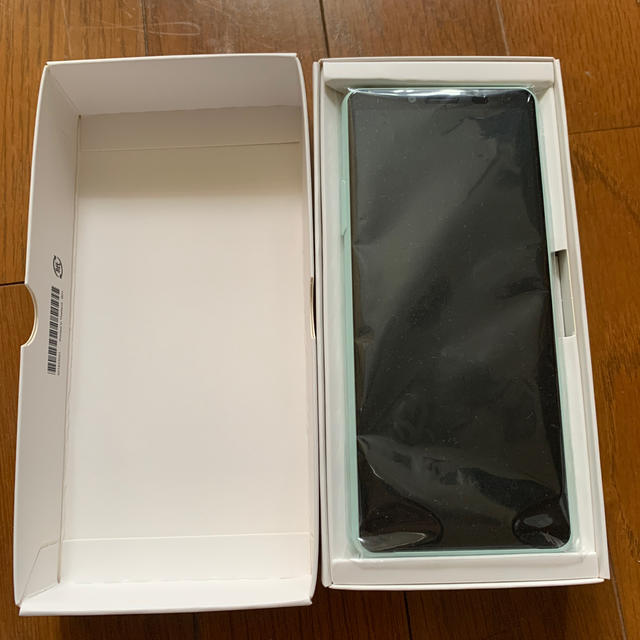 Xperia(エクスペリア)のSony Xperia 10 II SO-41A Mint SIMロック解除済 スマホ/家電/カメラのスマートフォン/携帯電話(スマートフォン本体)の商品写真