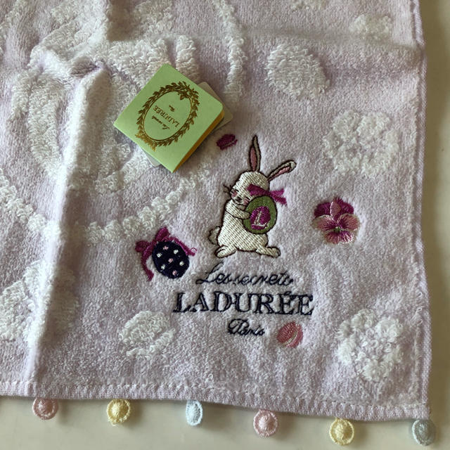 LADUREE(ラデュレ)のLADUREE 新品タオルハンカチ レディースのファッション小物(ハンカチ)の商品写真