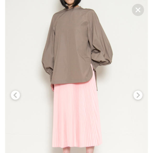 HYKE(ハイク)のHYKE ハイク TAFFETA SHIRRED TOP レディースのトップス(シャツ/ブラウス(長袖/七分))の商品写真