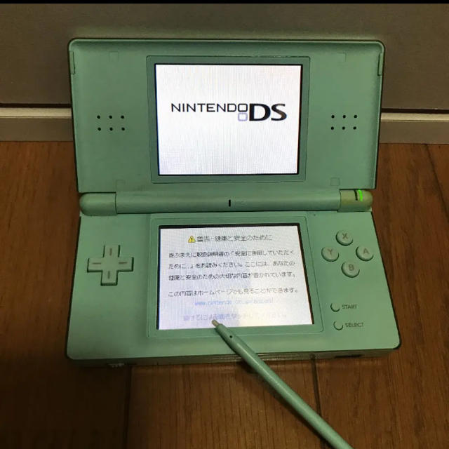 ニンテンドーDS(ニンテンドーDS)のニンテンドーDS Lite 本体 エンタメ/ホビーのゲームソフト/ゲーム機本体(携帯用ゲーム機本体)の商品写真