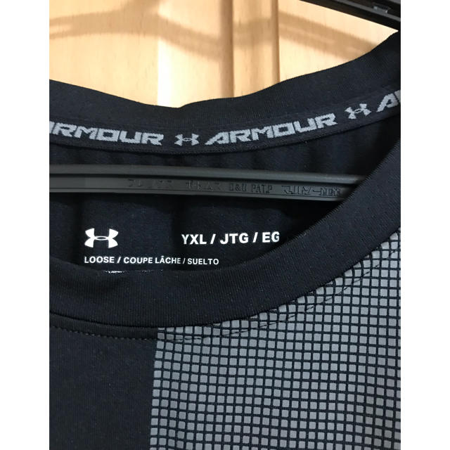 UNDER ARMOUR(アンダーアーマー)のアンダーアーマー Tシャツ YXL スポーツ/アウトドアのトレーニング/エクササイズ(トレーニング用品)の商品写真