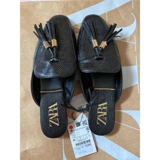 ザラ(ZARA)の【新品】タッセル付きフラットミュール バブーシュ(ミュール)