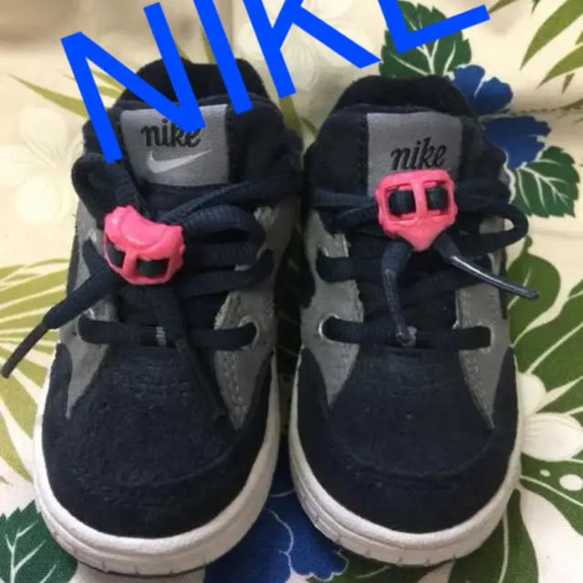 NIKE(ナイキ)のNike スニーカー 【専用】 キッズ/ベビー/マタニティのベビー靴/シューズ(~14cm)(スニーカー)の商品写真