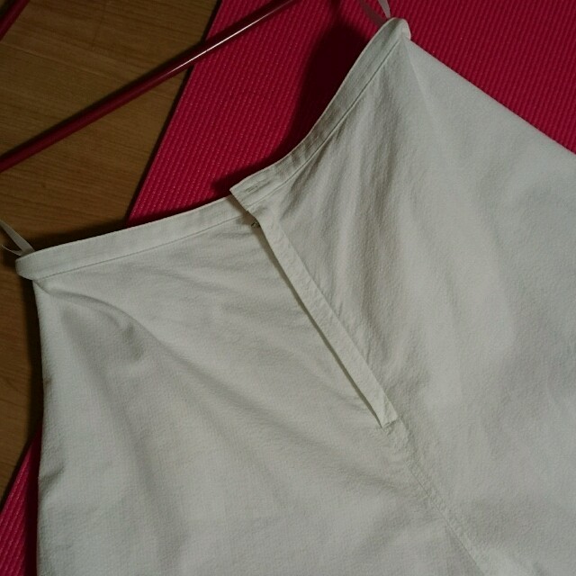 UNIQLO(ユニクロ)のユニクロルメールコラボの白スカート レディースのスカート(ひざ丈スカート)の商品写真