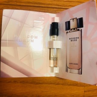 エスティローダー(Estee Lauder)の【新品未使用】エスティーローダー:モダンミューズ　オーデ　パフューム💓(香水(女性用))