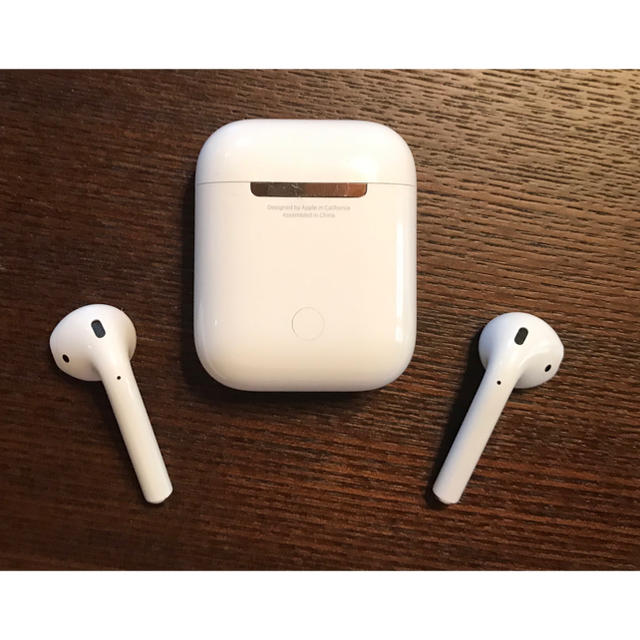 Apple Apple AirPods with Charging Case 第1世代の通販 by machan's shop｜アップルならラクマ - 美品 好評新品