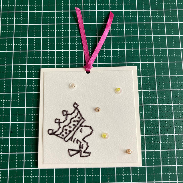 SNOOPY(スヌーピー)のウッドストック　刺繍　メッセージカード ハンドメイドの文具/ステーショナリー(カード/レター/ラッピング)の商品写真