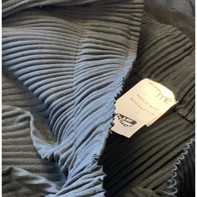 PLEATS PLEASE ISSEY MIYAKE(プリーツプリーズイッセイミヤケ)の専用　イッセイミヤケ me 現行品　ジグザグパンツ　未使用　黒 レディースのパンツ(カジュアルパンツ)の商品写真