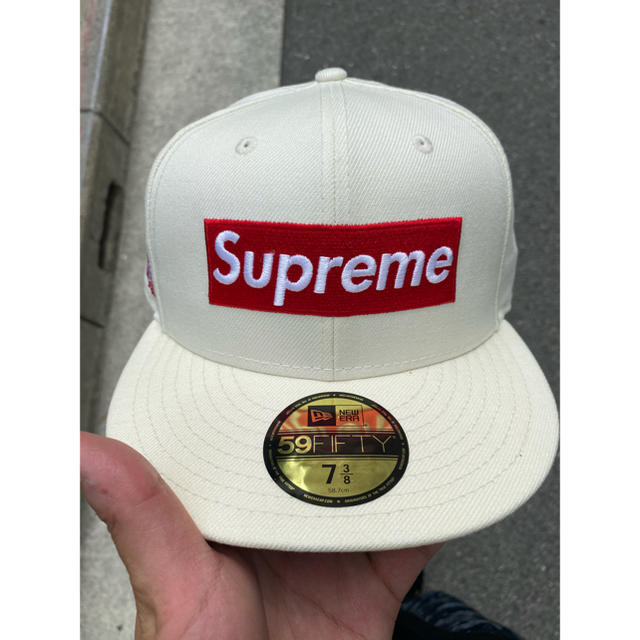 Supreme(シュプリーム)のsupreme World Famous Box Logo New Era 白 メンズの帽子(キャップ)の商品写真