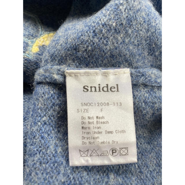 SNIDEL(スナイデル)のスナイデル　フラワープリント刺繍ニットワンピース レディースのワンピース(ミニワンピース)の商品写真