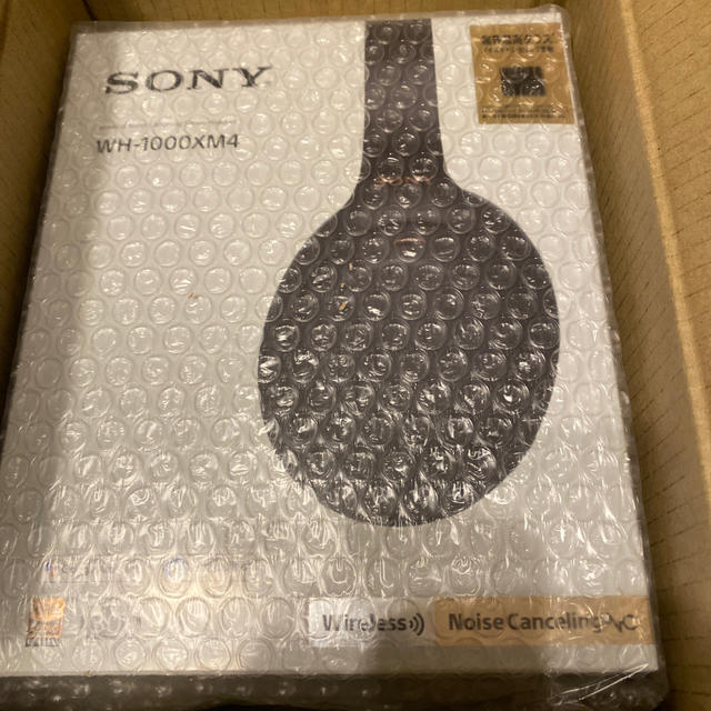 SONY(ソニー)のSONY WH-1000XM4 新品未使用　ソニー　ワイヤレスヘッドホン　黒 スマホ/家電/カメラのオーディオ機器(ヘッドフォン/イヤフォン)の商品写真