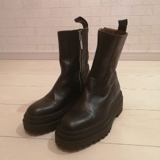 ザラ(ZARA)のZARA トラックソールブーツ　35(ブーツ)