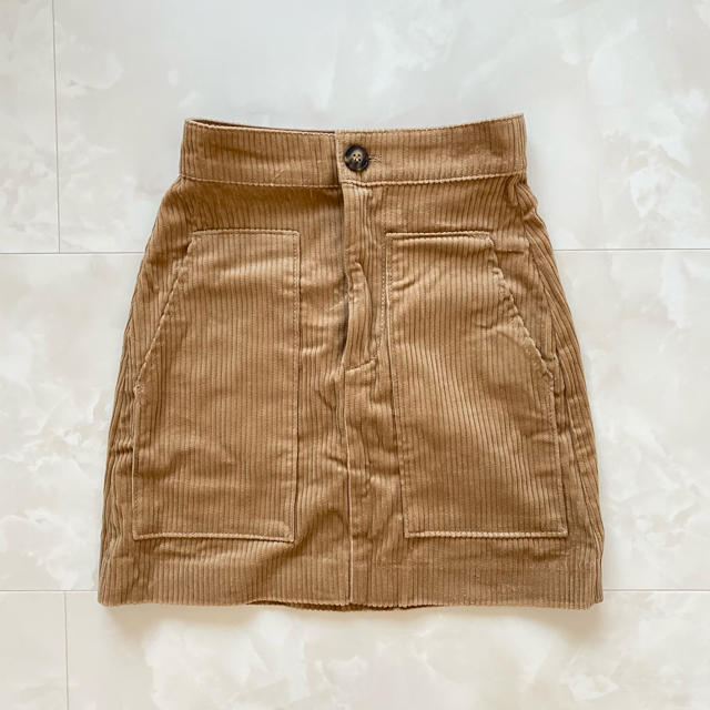 H&M(エイチアンドエム)のコーデュロイ　ミニスカート　ベージュ レディースのスカート(ミニスカート)の商品写真