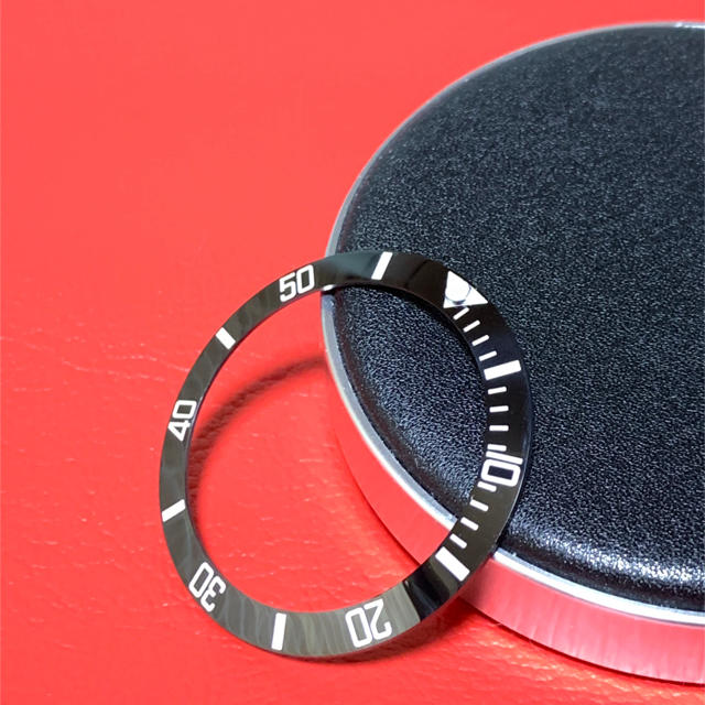 SEIKO(セイコー)の新品未使用 SEIKO 社外品 サブマリーナ 黒／白 SKX007ブラックボーイ メンズの時計(腕時計(アナログ))の商品写真